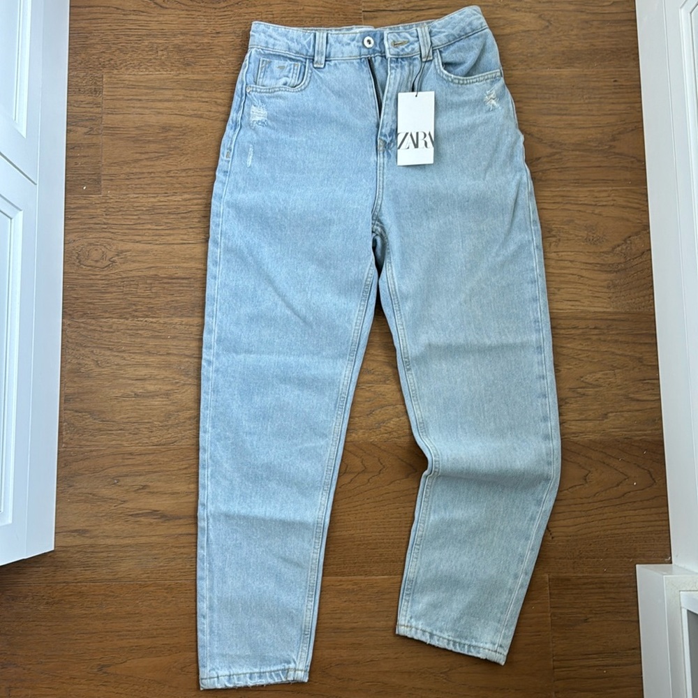 NWT ZARA HIGH RISE MOM JEAN SIZE 4